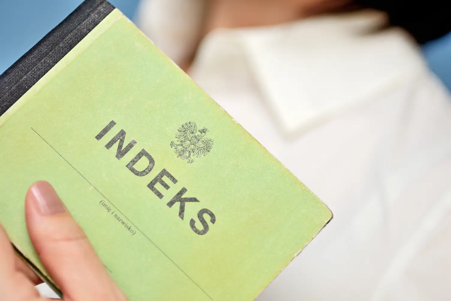 Read more about the article Przekształcenie Zainteresowania w Pytanie Badawcze: Skuteczne Strategie dla Prac Magisterskich